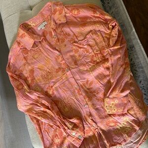 Z SUPPLY cute shirt. Size S.